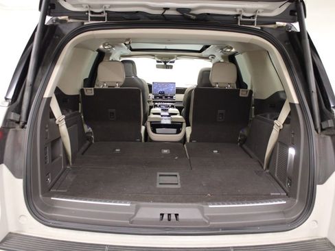 Used 2024 Lincoln Navigator Reserve image 43