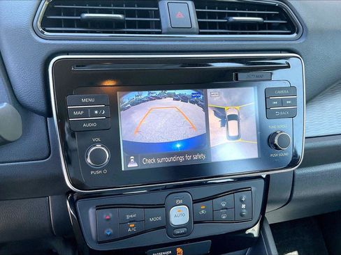 Used 2019 Nissan Leaf SL w/ SL Technology Package FWD image 14