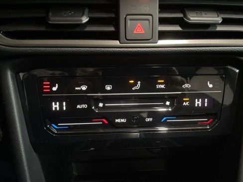 New 2026 Volkswagen Taos SE AWD/4WD image 20