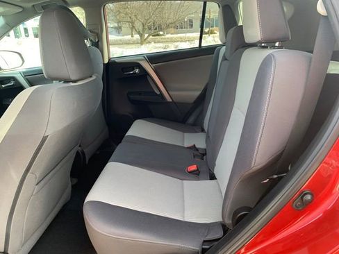 Used 2014 Toyota RAV4 XLE image 25
