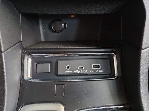 Used 2023 Subaru Ascent 8-Passenger AWD/4WD image 21