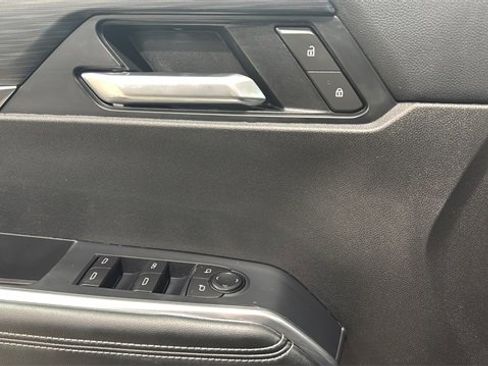 Used 2025 GMC Acadia Elevation image 16