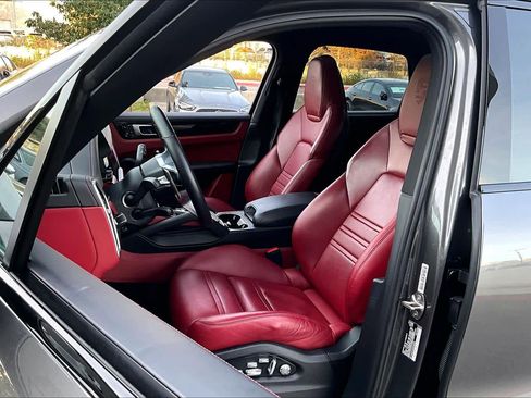 Used 2019 Porsche Cayenne image 7