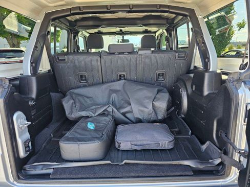 Used 2023 Jeep Wrangler Unlimited AWD/4WD image 17