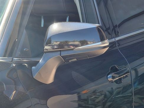 Used 2022 Toyota Highlander Limited image 10