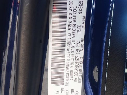 Used 2017 RAM 1500 ST RWD image 11