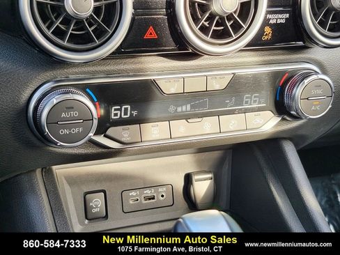 Used 2025 Nissan Sentra SR image 21