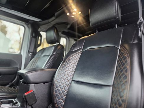 Used 2021 Jeep Wrangler Unlimited Sahara AWD/4WD image 20