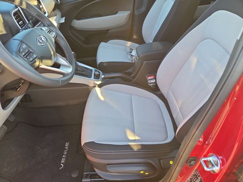 New 2026 Hyundai Venue SEL FWD image 4