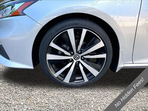 Used 2022 Nissan Altima 2.5 SR FWD image 9