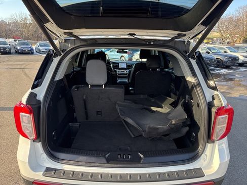 Used 2023 Ford Explorer XLT w/ Equipment Group 202A image 28