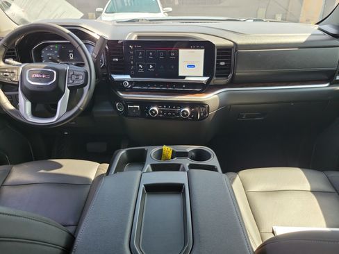 Used 2025 GMC Sierra 1500 SLT AWD/4WD image 9