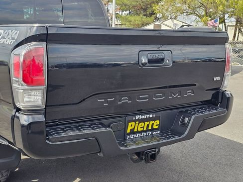 Used 2020 Toyota Tacoma TRD Sport AWD/4WD image 7