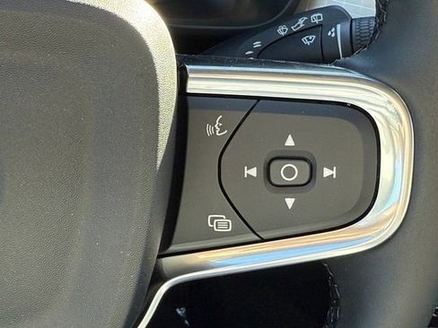 New 2025 Volvo XC40 B5 Core image 21