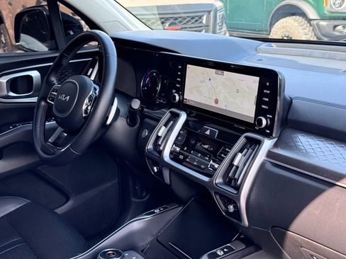 Used 2022 Kia Sorento S FWD image 7