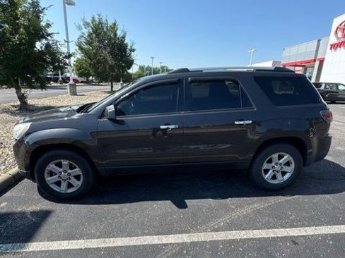 Used 2016 GMC Acadia SLE FWD image 2