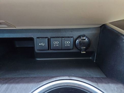 Used 2021 Toyota Highlander Limited AWD/4WD image 26