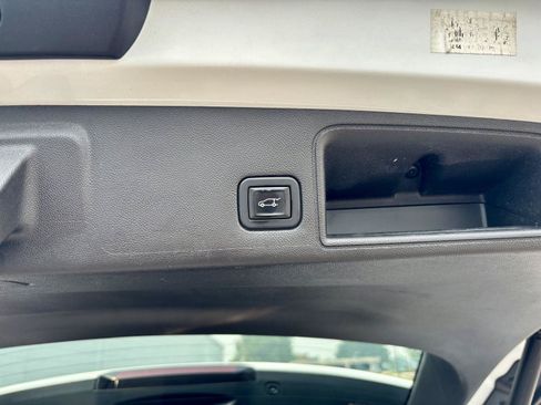 Used 2021 GMC Terrain SLT AWD/4WD image 22