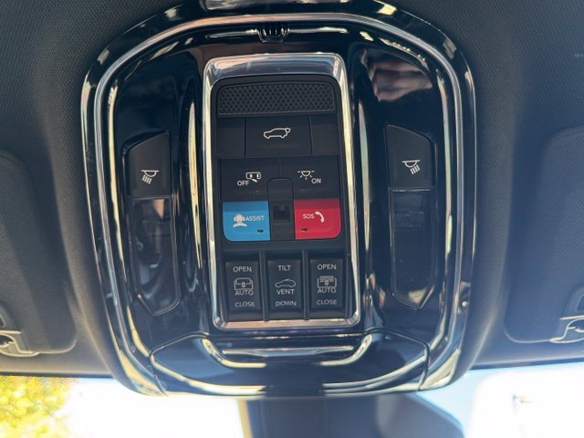 Used 2023 Jeep Grand Cherokee L Summit w/ Advanced Protech Group IV AWD/4WD image 36
