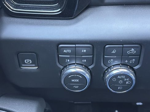 New 2026 GMC Sierra 1500 AT4 w/ Technology Package AWD/4WD image 12