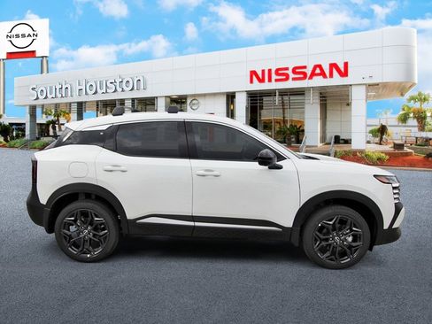 New 2026 Nissan Kicks SR image 5