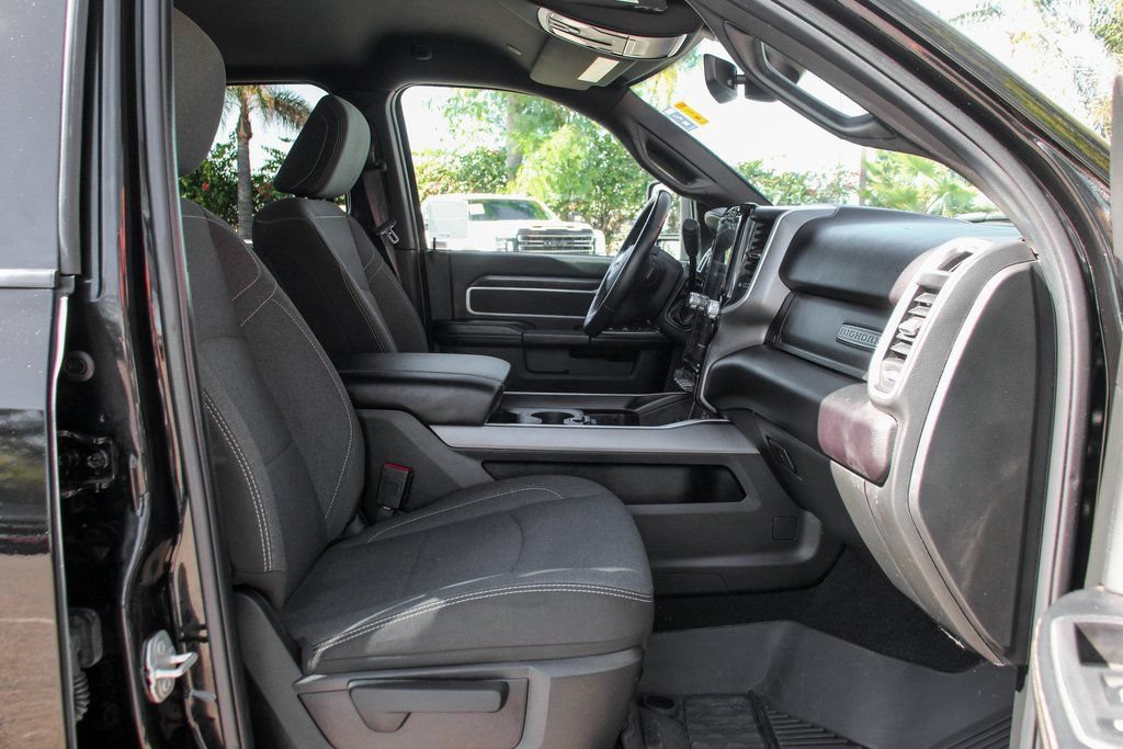 Used 2024 RAM 2500 Big Horn w/ Night Edition AWD/4WD image 40