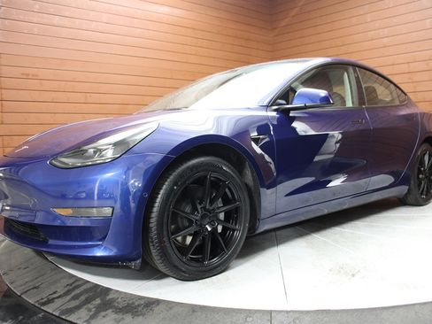 Used 2022 Tesla Model 3 Long Range image 9