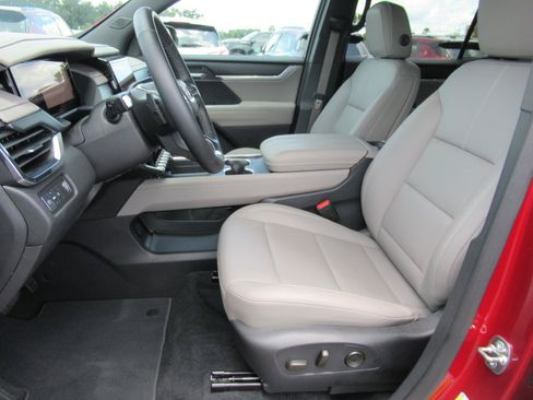 Used 2024 GMC Acadia Elevation w/ Luxury Package FWD image 17