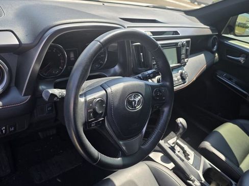 Used 2017 Toyota RAV4 SE w/ Power Special Value Package FWD image 4