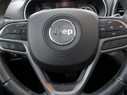 Used 2019 Jeep Cherokee Limited image 29