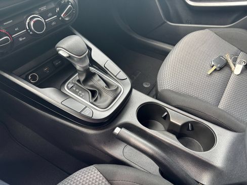 Used 2025 Kia Soul LX w/ LX Technology Package FWD image 37