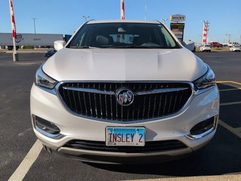 Used 2018 Buick Enclave Essence FWD image 3