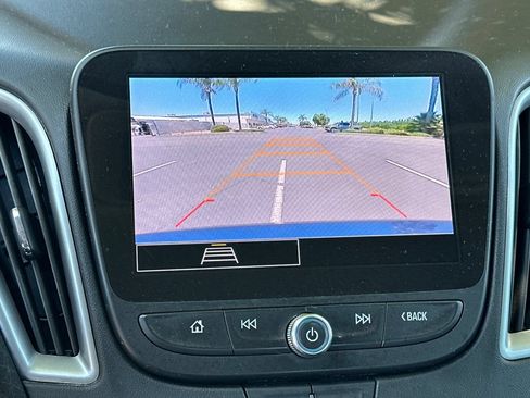 Used 2025 Chevrolet Malibu LT FWD image 24