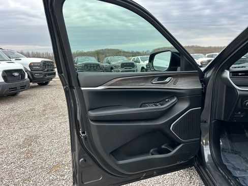 New 2026 Jeep Grand Cherokee Limited image 33