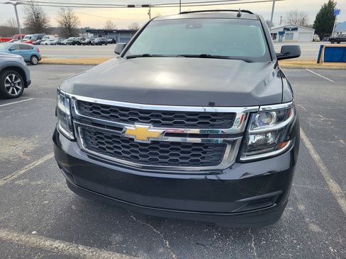 Used 2015 Chevrolet Suburban LT image 2