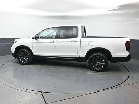 Used 2025 Honda Ridgeline Sport image 4