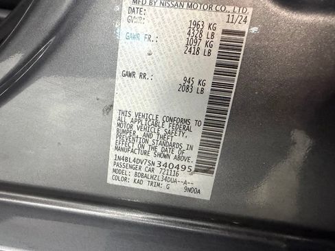 Used 2025 Nissan Altima 2.5 SV FWD image 35