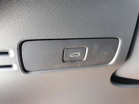 New 2026 Volvo XC40 B5 Ultra w/ Protection Package Premier image 16