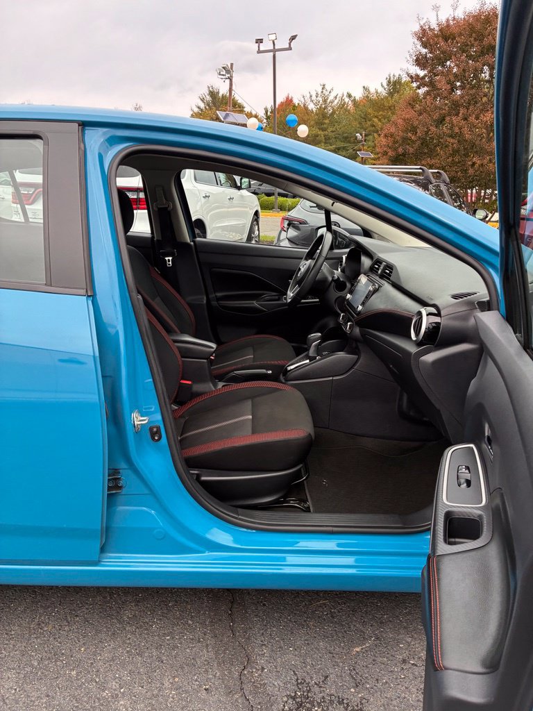 Used 2025 Nissan Versa SR FWD image 19
