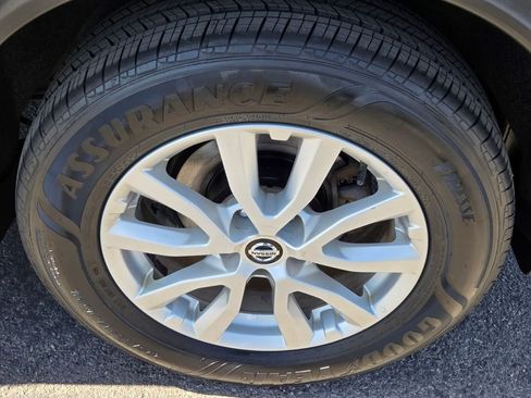 Used 2019 Nissan Rogue SV AWD/4WD image 11