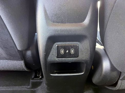 Used 2025 Hyundai Venue SEL FWD image 15
