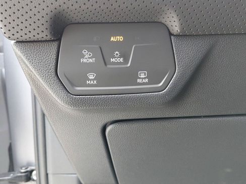 Used 2024 Volkswagen Atlas SEL AWD/4WD image 31