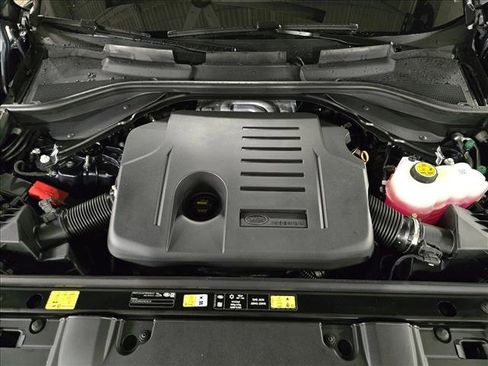 New 2026 Land Rover Range Rover SE image 30