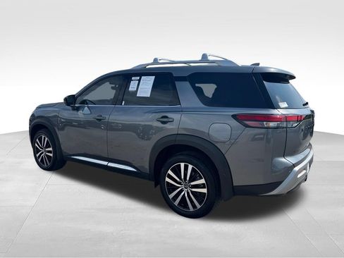 Used 2025 Nissan Pathfinder Platinum w/ Black Appearance Package FWD image 3