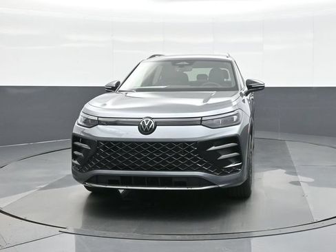 New 2026 Volkswagen Tiguan SE R-Line AWD/4WD image 2