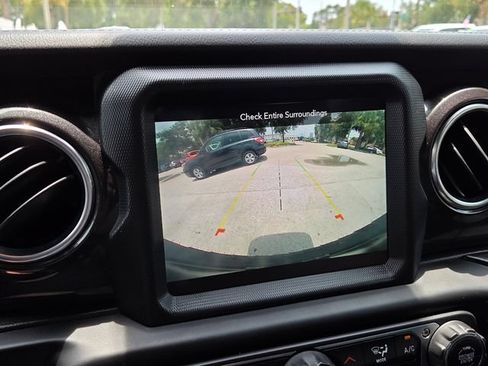 Used 2019 Jeep Wrangler Unlimited Sahara AWD/4WD image 24