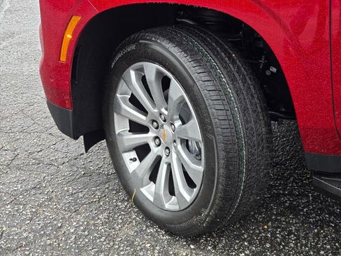 New 2026 Chevrolet Suburban Premier image 22