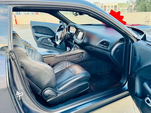 Used 2016 Dodge Challenger SRT w/ Technology Group image 32