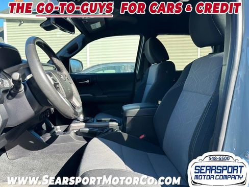 Used 2022 Toyota Tacoma TRD Off-Road image 6