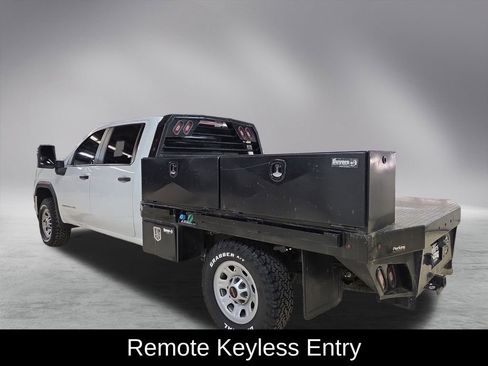 Used 2022 GMC Sierra 2500 Pro w/ Convenience Package image 8